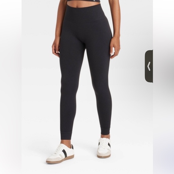 NWT size small JoyLab 7/8 High Rise Black Leggings with slight ribbed details - Picture 1 of 6